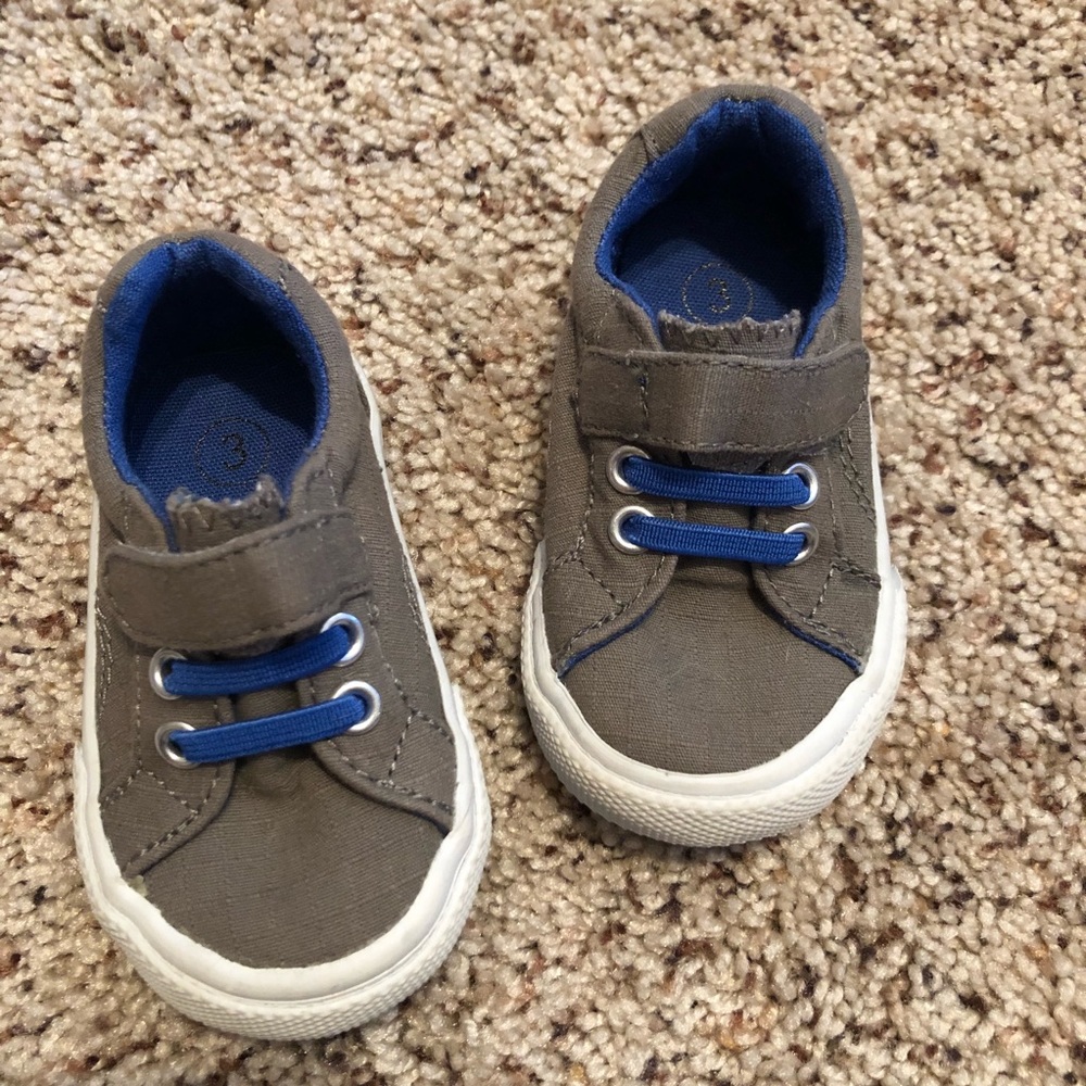 SUPER CUTE baby boy shoes - worn once!